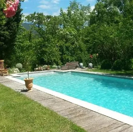 D'hôte Le Théron Bed and breakfast