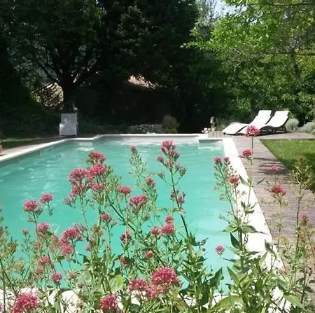 D'hôte Le Théron 3*